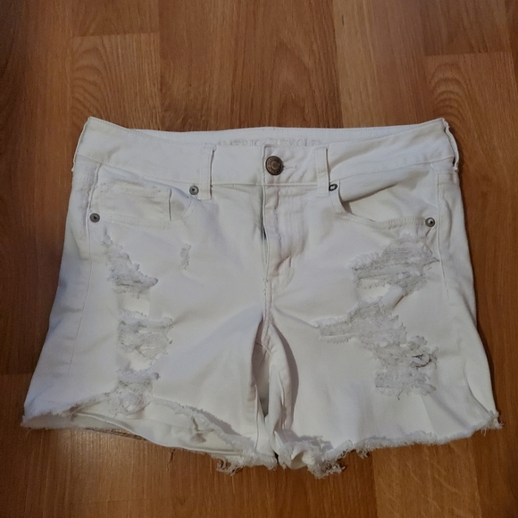 American Eagle White Distressed Jean Shorts Size 8 - Picture 1 of 7